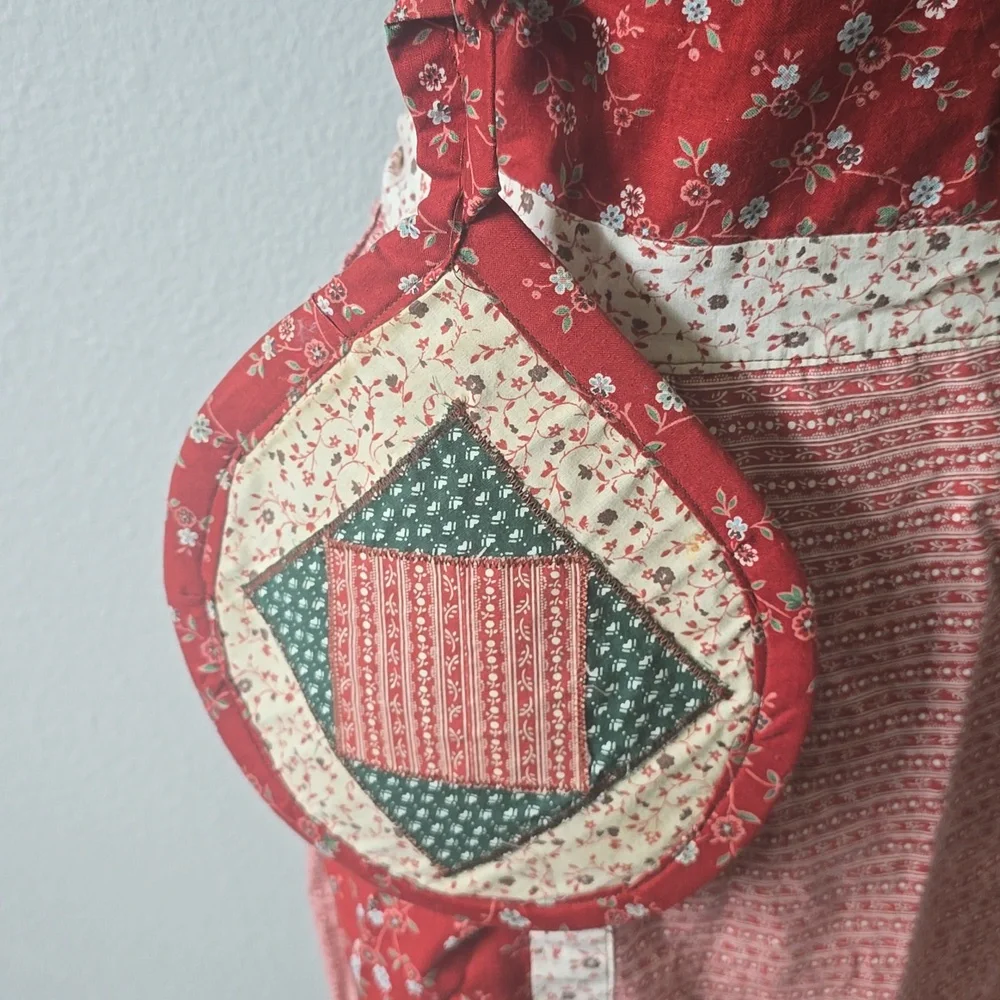 Red Patchwork Apron Set - Picture 3 of 8